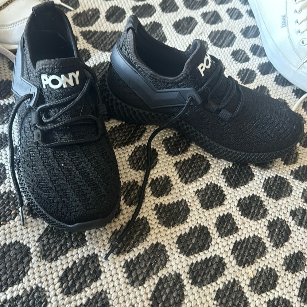 Girls pony sneakers new size 13